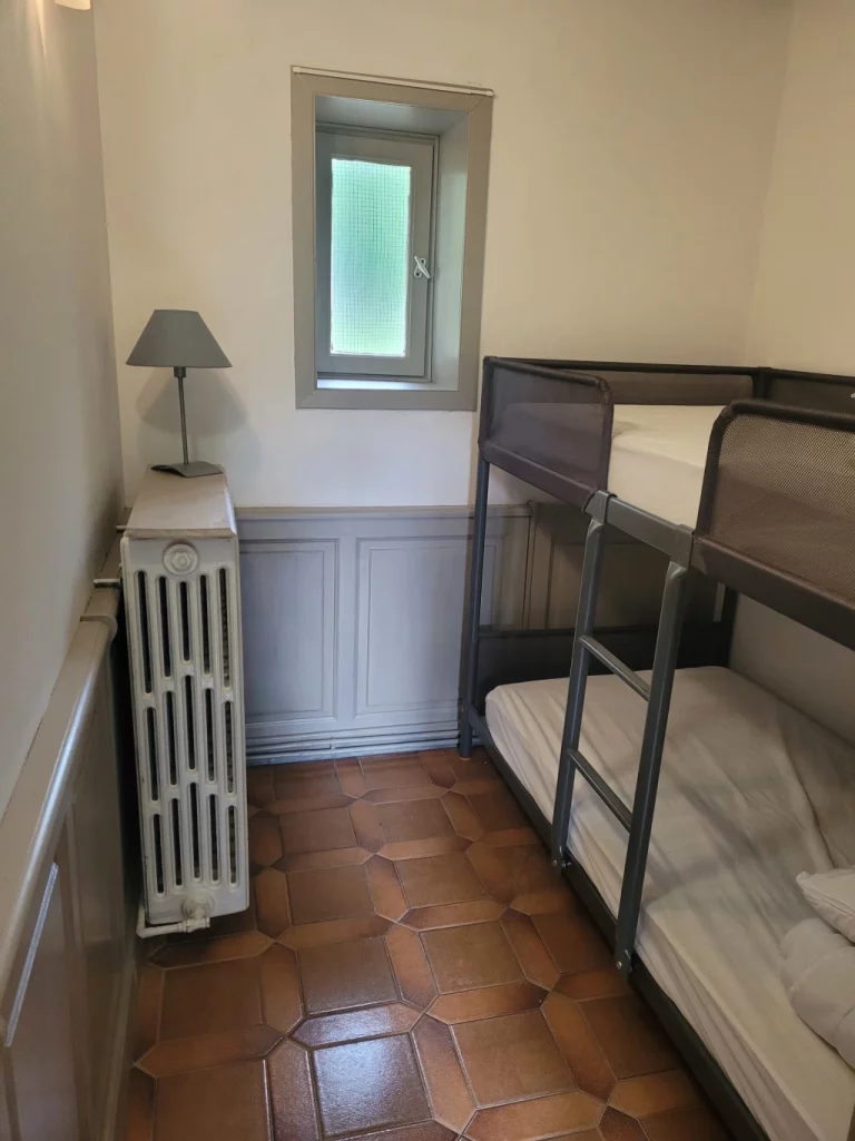 Cottage - Gîte les Bruyères Rebecca - chambre rez-de-chaussée-de-chaussée